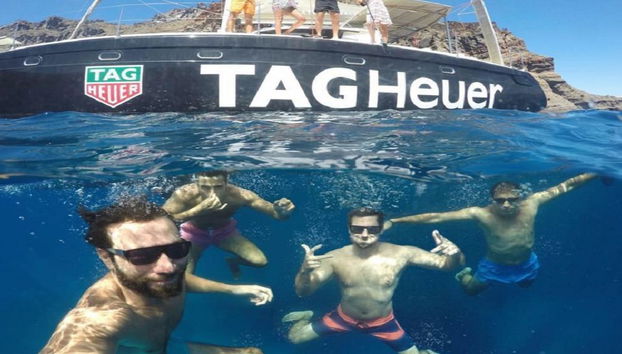 Caldera Blue: Passeio à catamarã com refeição: Black Mountain e Hot Springs - Grupo Pequeno - Foto 3